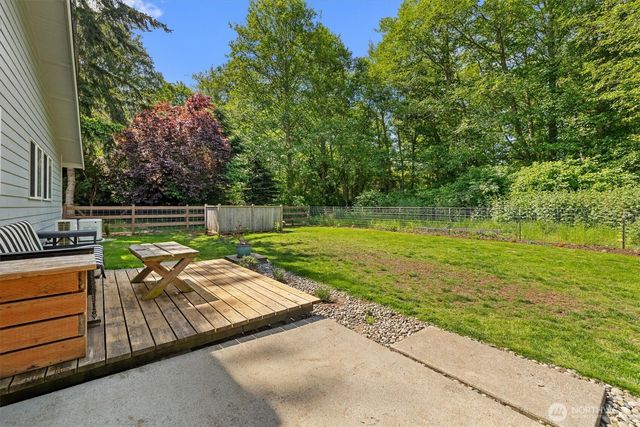 2021 Doe Dr, Oak Harbor, WA 98277