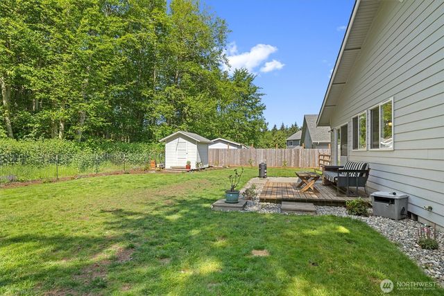 2021 Doe Dr, Oak Harbor, WA 98277