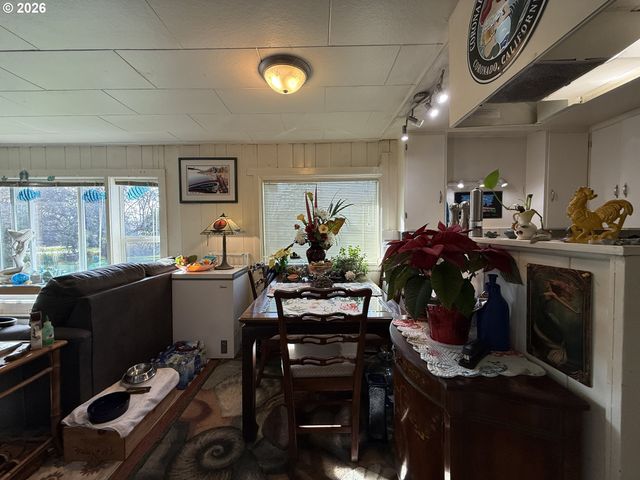 265 S HAZEL St, Brookings, OR 97415