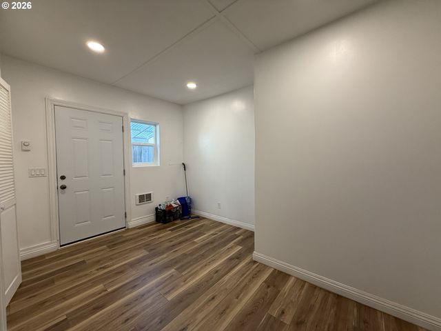 265 S HAZEL St, Brookings, OR 97415