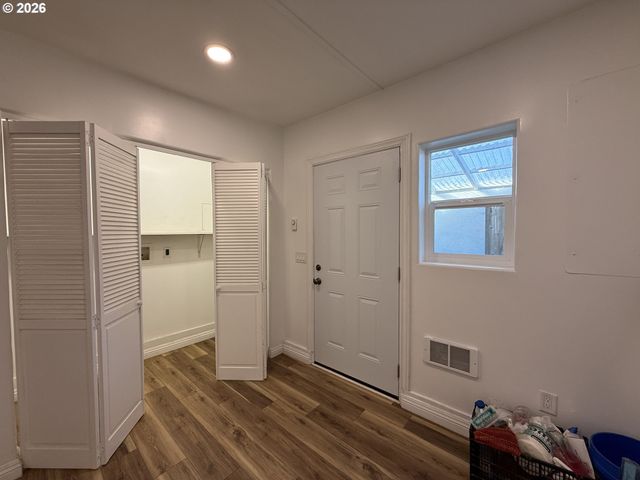 265 S HAZEL St, Brookings, OR 97415