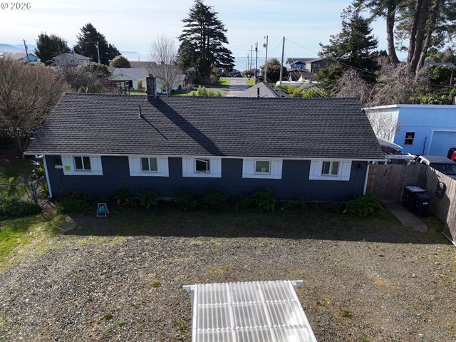 265 S HAZEL St, Brookings, OR 97415
