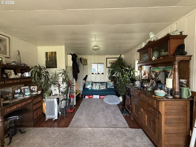 265 S HAZEL St, Brookings, OR 97415