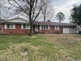 1702 Pine Street, Athens, AL 35611