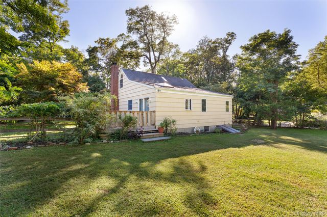 4 Acacia Road, Rocky Point, NY 11778