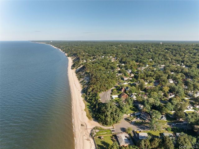 4 Acacia Road, Rocky Point, NY 11778