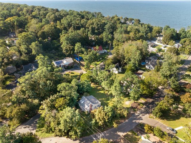 4 Acacia Road, Rocky Point, NY 11778