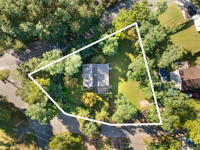 4 Acacia Road, Rocky Point, NY 11778