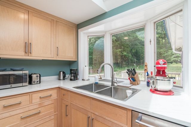 669 Westhampton Rd, Northampton, MA 01062