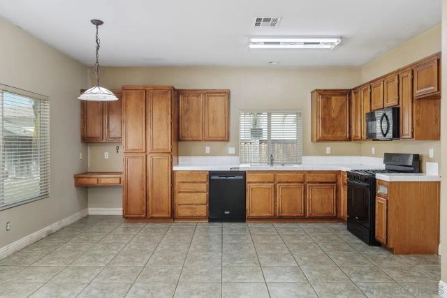 1427 Alabaster, Hemet, CA 92545