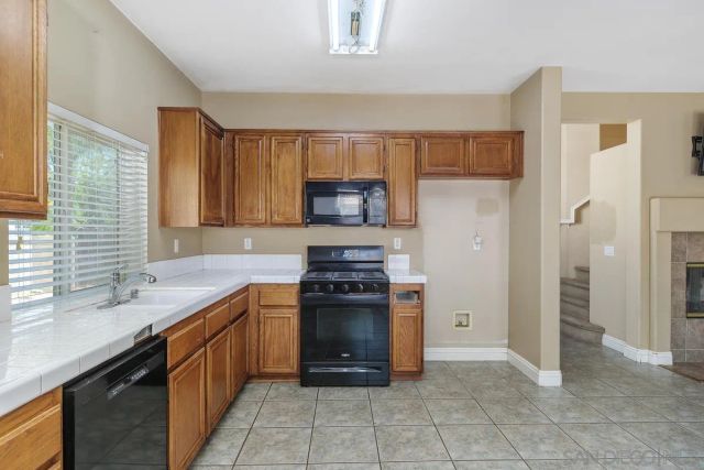 1427 Alabaster, Hemet, CA 92545