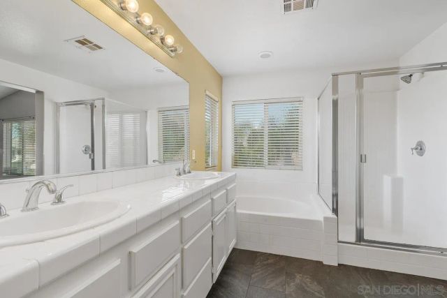 1427 Alabaster, Hemet, CA 92545