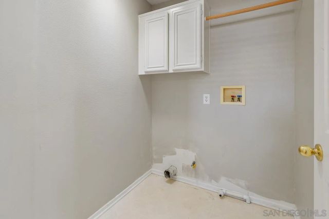 1427 Alabaster, Hemet, CA 92545