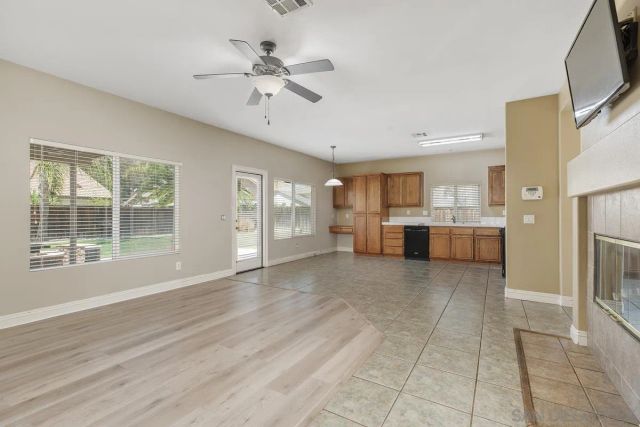 1427 Alabaster, Hemet, CA 92545