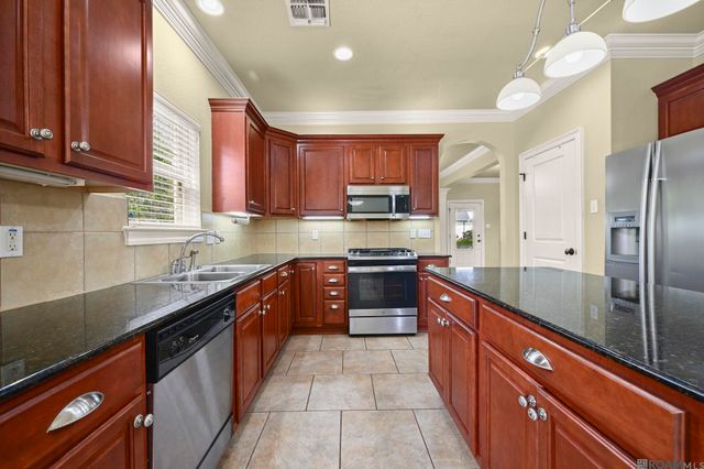 37257 Audubon Park Ave, Geismar, LA 70734