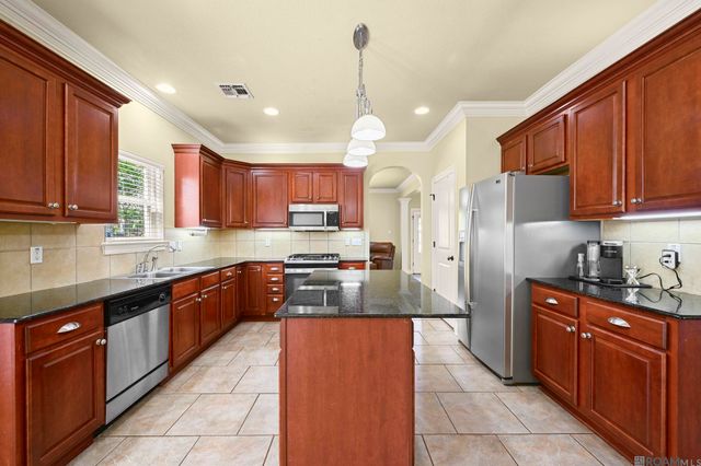 37257 Audubon Park Ave, Geismar, LA 70734