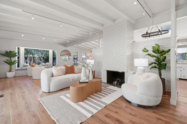 887 Loma Verde Avenue, Palo Alto, CA 94303