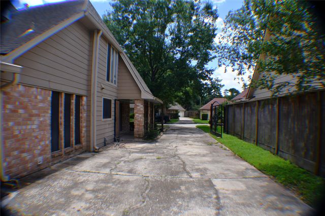 4210 Bayglen Court, Houston, TX 77068