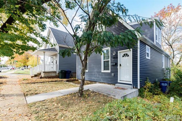 5835 Victoria Avenue, St Louis, MO 63110