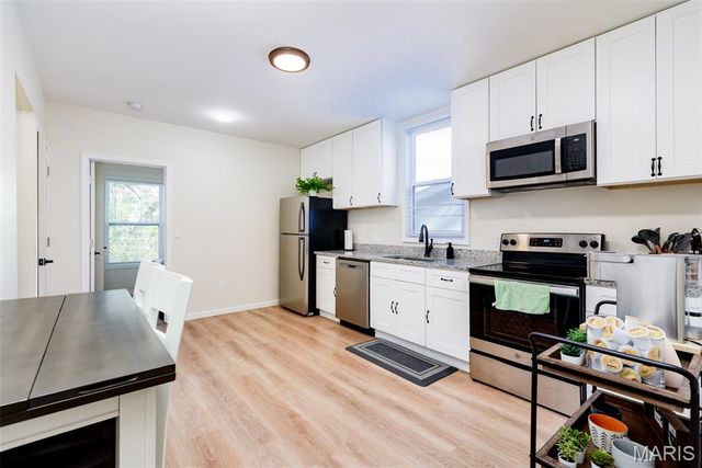 5835 Victoria Avenue, St Louis, MO 63110