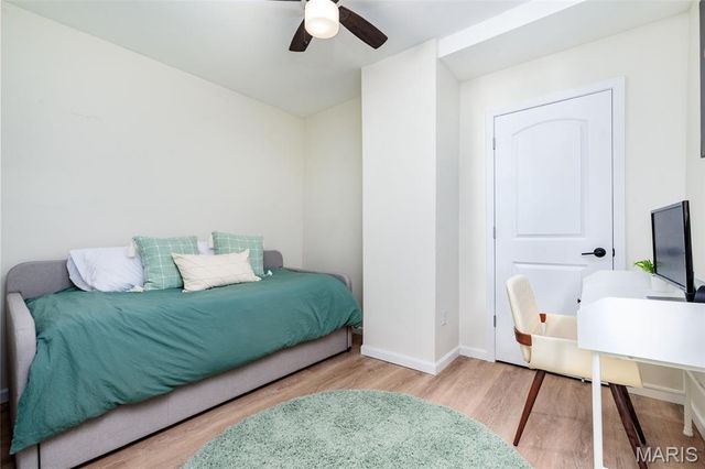 5835 Victoria Avenue, St Louis, MO 63110