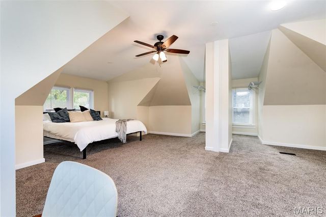 5835 Victoria Avenue, St Louis, MO 63110