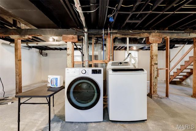 5835 Victoria Avenue, St Louis, MO 63110