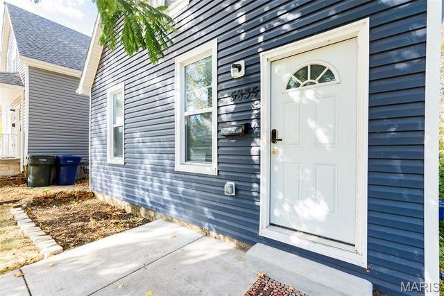 5835 Victoria Avenue, St Louis, MO 63110