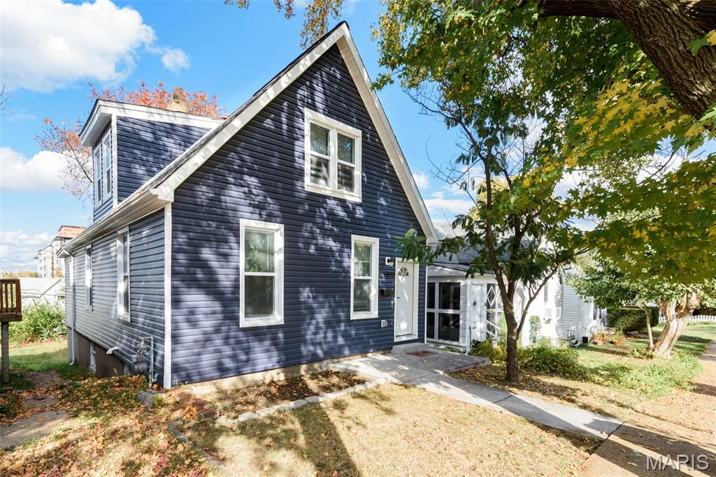 5835 Victoria Avenue, St Louis, MO 63110