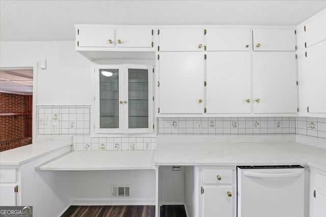 124 Larose Circle, Marietta, GA 30060