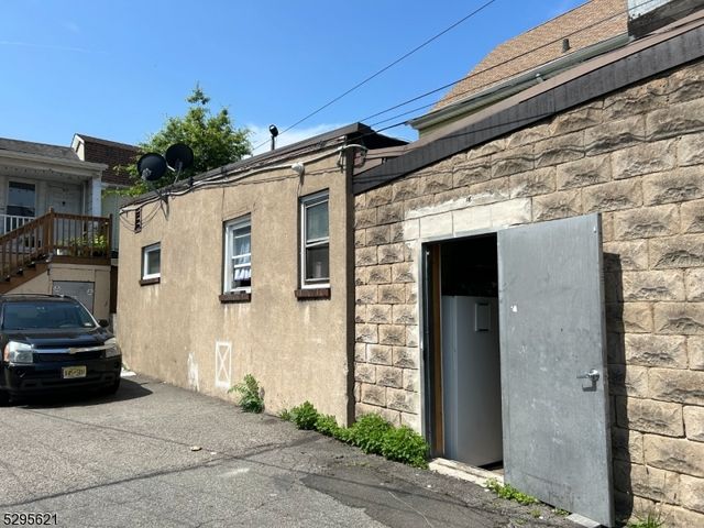 100 3Rd Ave 6, Paterson City, NJ 07514