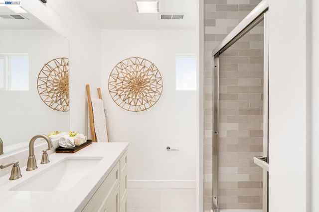 7172 Amador Valley Blvd, Dublin, CA 94568