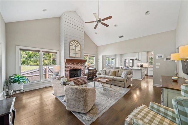 469 S ROWLETT ST, Collierville, TN 38017