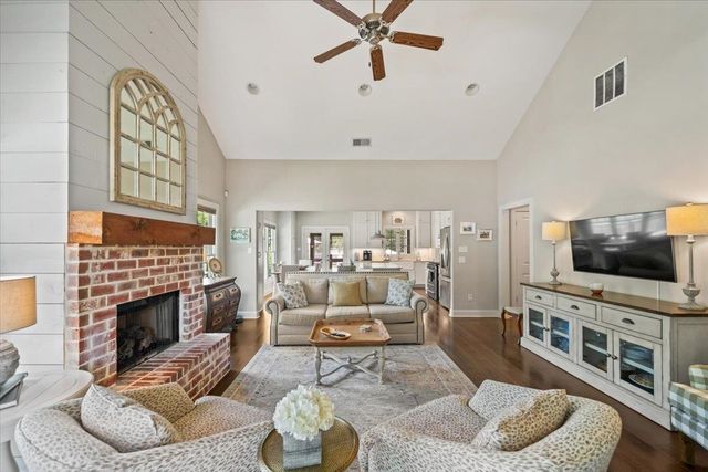 469 S ROWLETT ST, Collierville, TN 38017