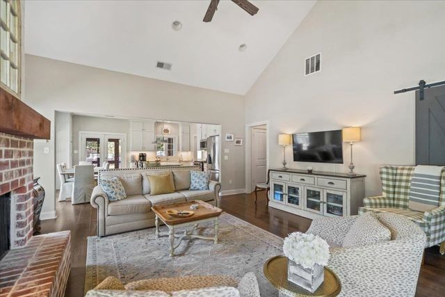 469 S ROWLETT ST, Collierville, TN 38017