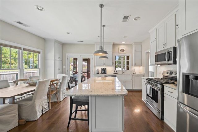 469 S ROWLETT ST, Collierville, TN 38017