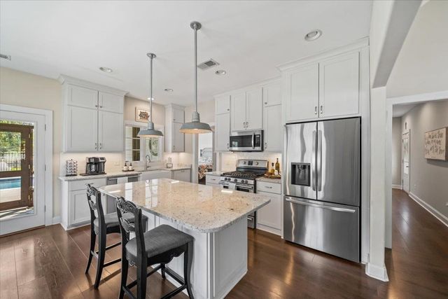 469 S ROWLETT ST, Collierville, TN 38017