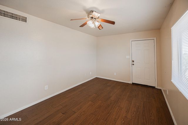 2443 E MOBILE Lane Apt 201, Phoenix, AZ 85040