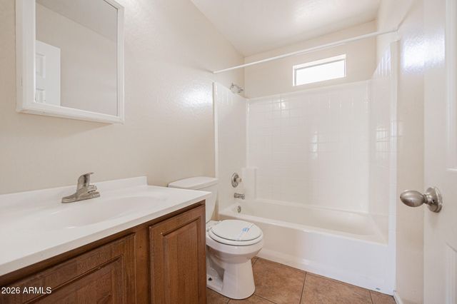 2443 E MOBILE Lane Apt 201, Phoenix, AZ 85040
