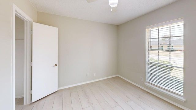 1434 Creekwood Lane, Mesquite, TX 75149