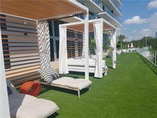 16385 Biscayne Boulevard 1018, North Miami Beach, FL 33160