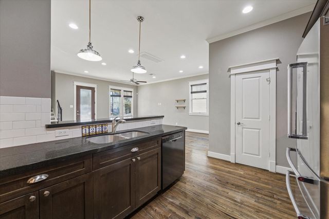 1229 W 16th Street, Houston, TX 77008