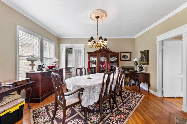 2222 N Main Street, Highlands, TX 77562