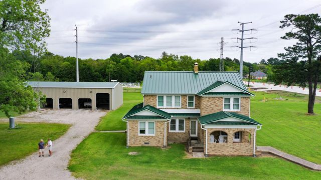 2222 N Main Street, Highlands, TX 77562