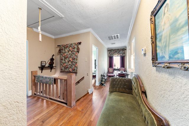 2222 N Main Street, Highlands, TX 77562