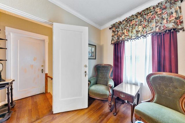 2222 N Main Street, Highlands, TX 77562