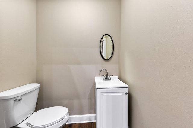 2222 N Main Street, Highlands, TX 77562