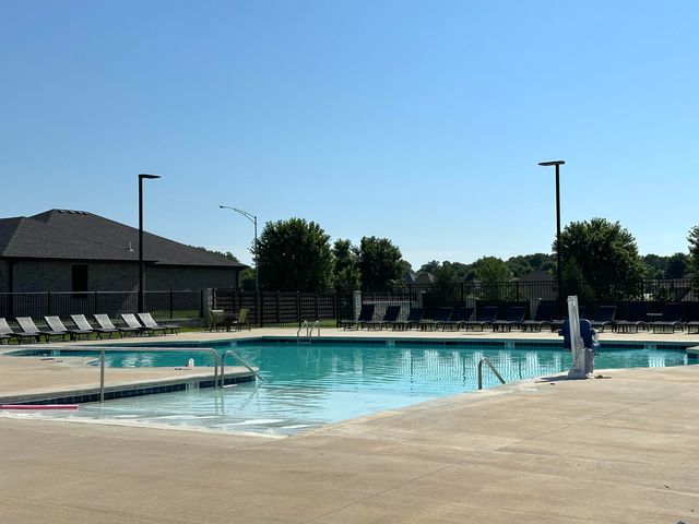 6039 S Kings Avenue, Springfield, MO 65810