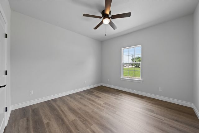 502 N Mignonette Drive, Kosse, TX 76653