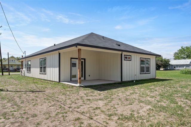 502 N Mignonette Drive, Kosse, TX 76653